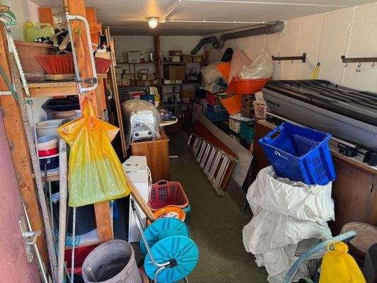 Raum unter Garage