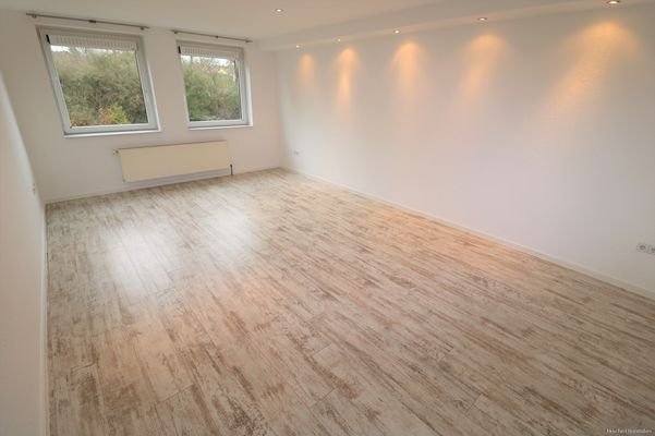 Wohnzimmer (ohne Möbel)