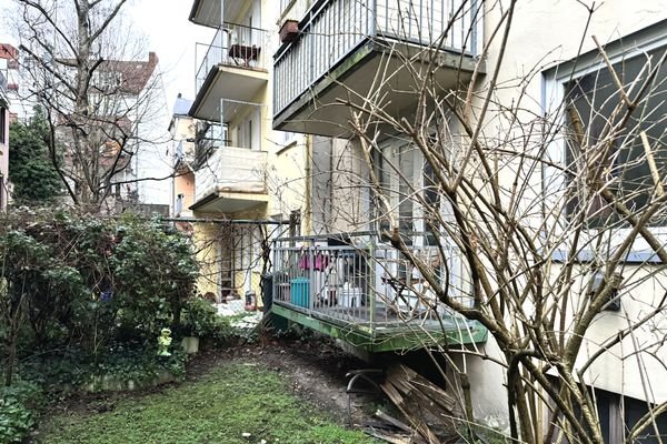 Rückwärtige Balkone im Erdgeschoss