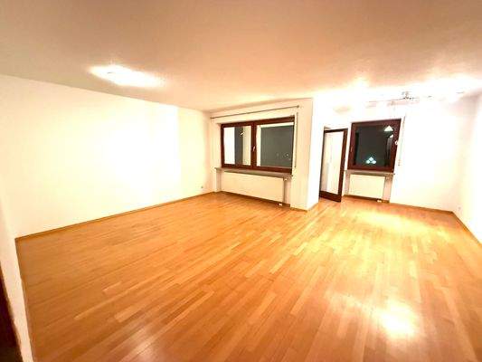 Wohnen & Essen mit Zugang zur Loggia