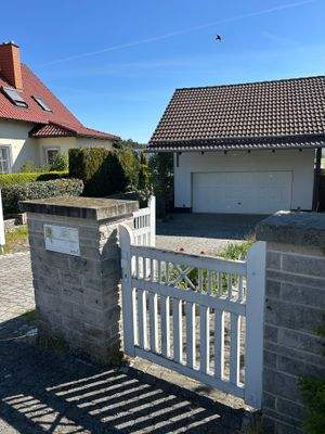 =?UTF-8?Q?Eingangsbereich_zum_Grundst=C3=BCck_?=