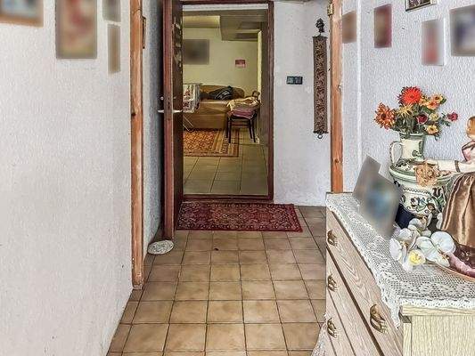 EG - Flur und Treppenhaus_1