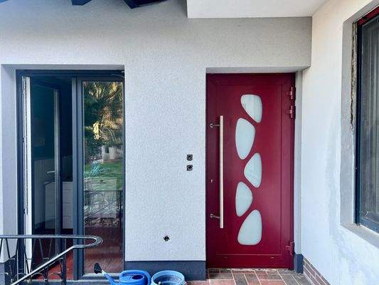 Separater Eingang Wohnung DG