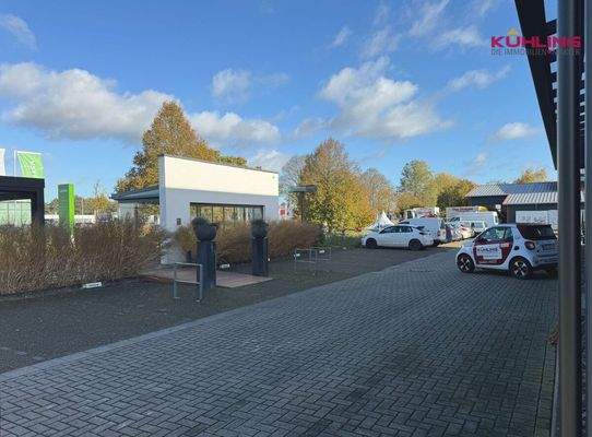 Blick auf die Parkplätze