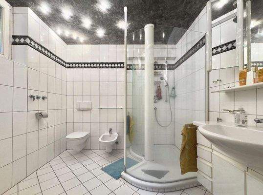 W 1.OG 88qm  Bad.jpg