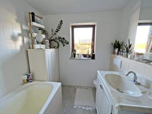 Bad Obergeschoss (2).jpg