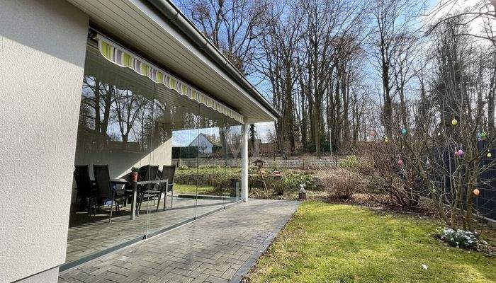 Seitenansicht mit Wintergarten