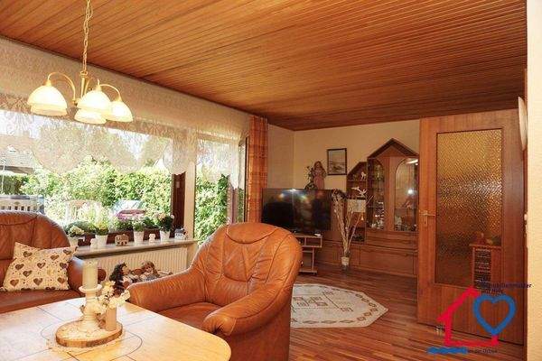 EG Wohnzimmer Terrasse.JPG