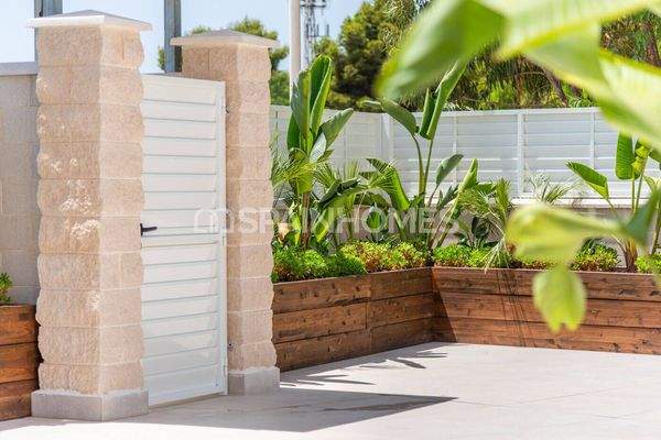 Fashionable Detached Houses Close to the Beach in Palomares