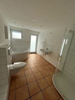 13 Badezimmer EG.jpg