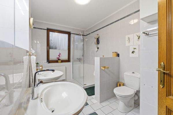 EG - großes Familienbad