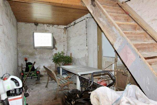 Abstellraum neben Garage