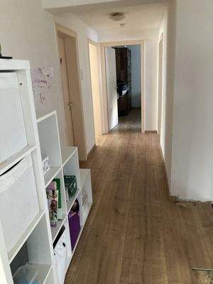 zu den Zimmern im OG