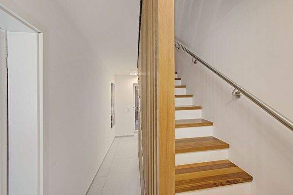 Treppenaufgang im EG