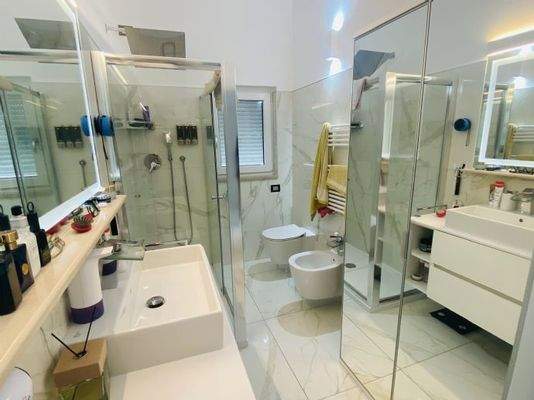 4-Zi-Penthouse mit 3 Bädern und 60m² Dachterrasse