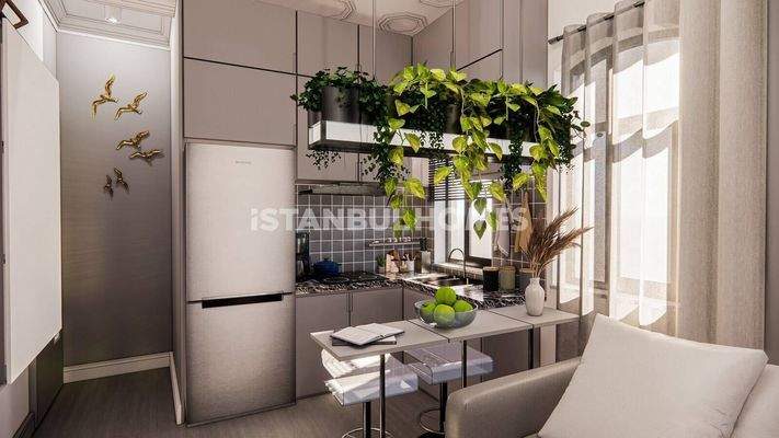 3-Storey Corner Building in Istanbul Fatih with a Store
