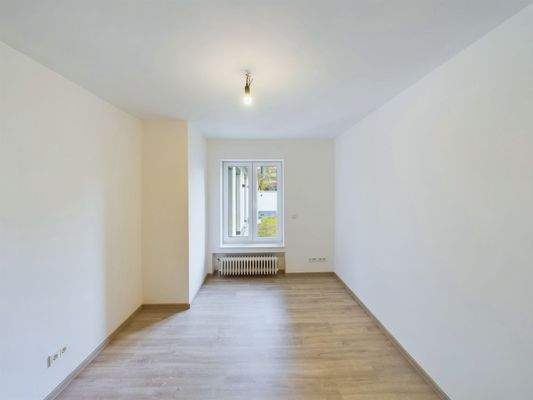 Schlafzimmer (1) EG.