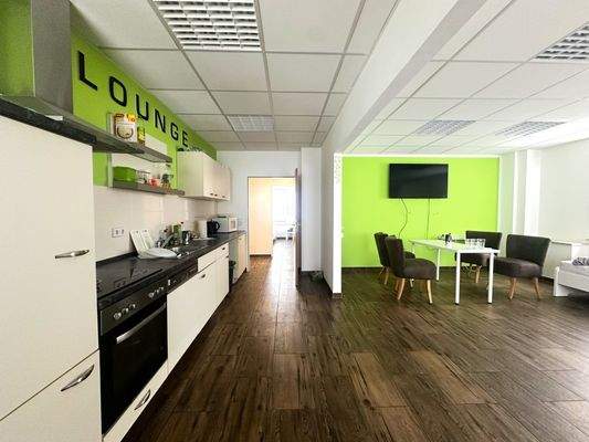  EBK mit Essbereich (1. OG re)