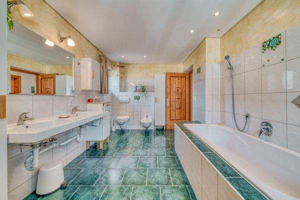 Badezimmer |Erster Stock