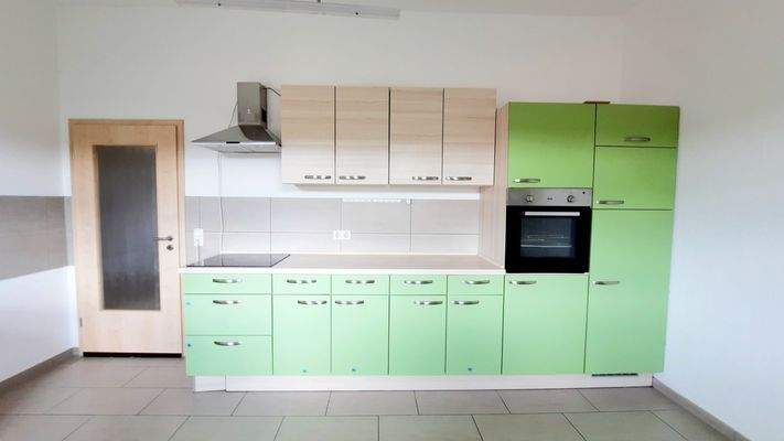 Moderne Küche mit Geräten