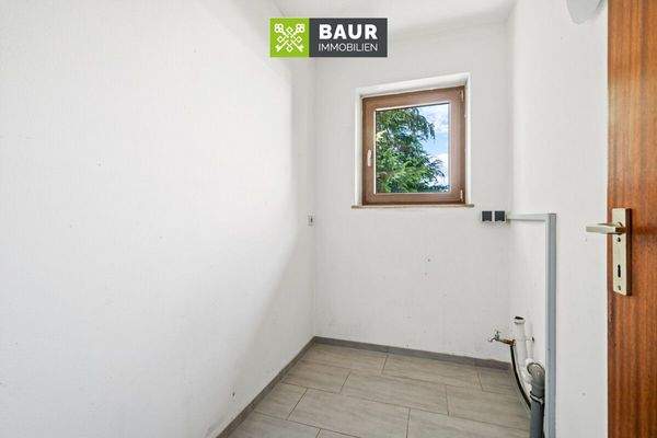 Abstellraum EG mit Waschmaschinenanschluss