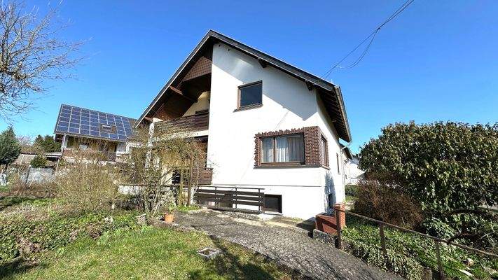 Stellplatz auf dem Grundstück