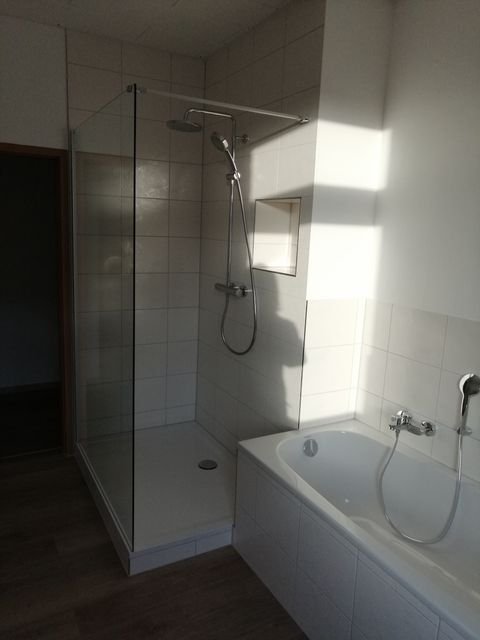 Schöne 3Raum hotsell Wohnung mit Badewanne im Zentrum von Auerbach/Vogtl