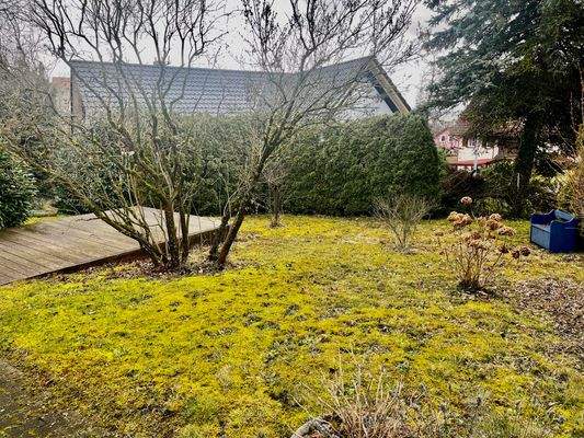 Großer Garten- und Terrassenbereich.