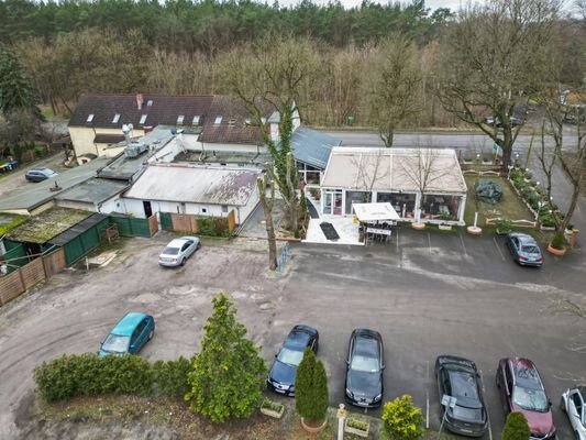 Grundstück - Luftaufnahme (Parkplatz)