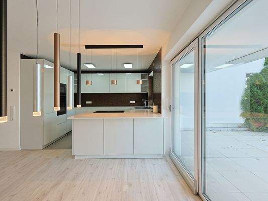 Sehr hochwertige und moderne Küche
