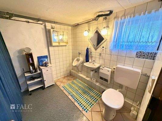 Badezimmer im Keller/Untergeschoss
