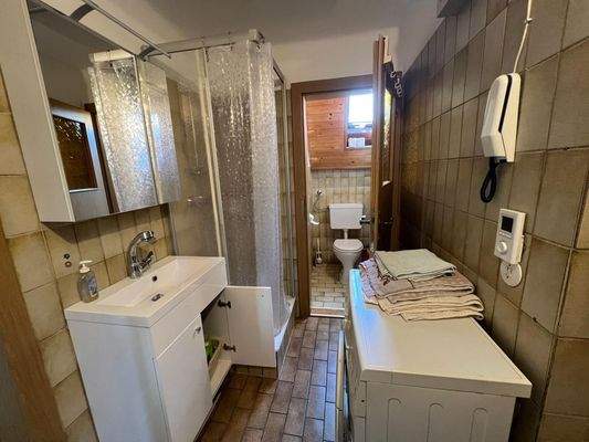 Badezimmer Ansicht 2