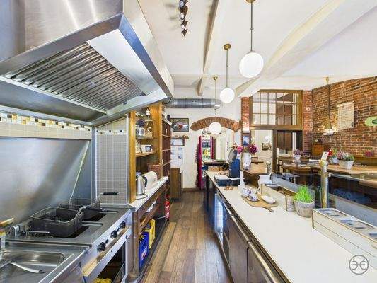 CAM05560G0-PR0026-STILL026