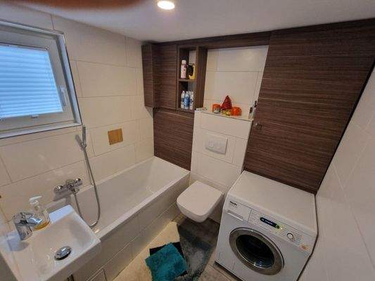 Wannenbad im Souterrain