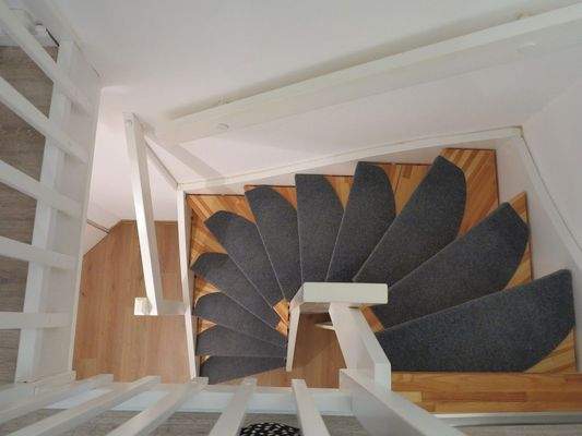 Treppe von EG ins UG