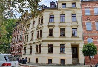 Straßenansicht vom Park aus