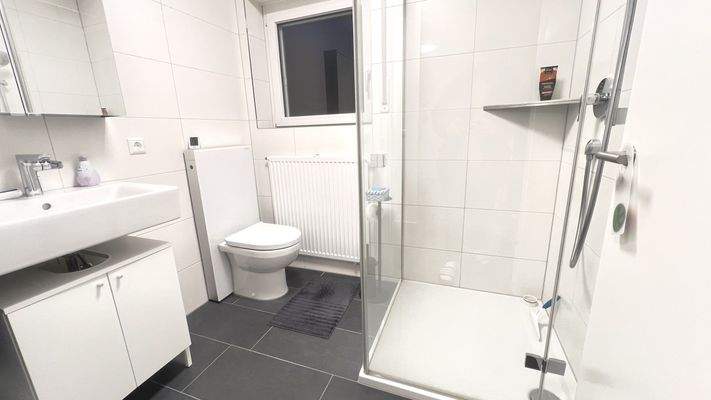 modernes Badezimmer
