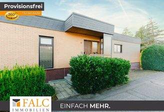 Hauseingang mit Stellplatz