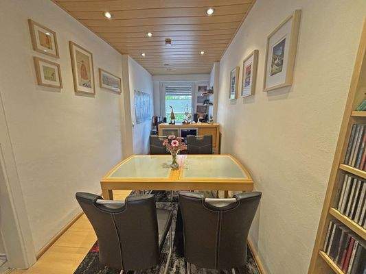 Essen + Büro im 1. OG