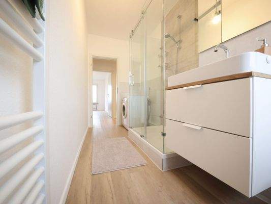 Tageslichtbad mit Dusche