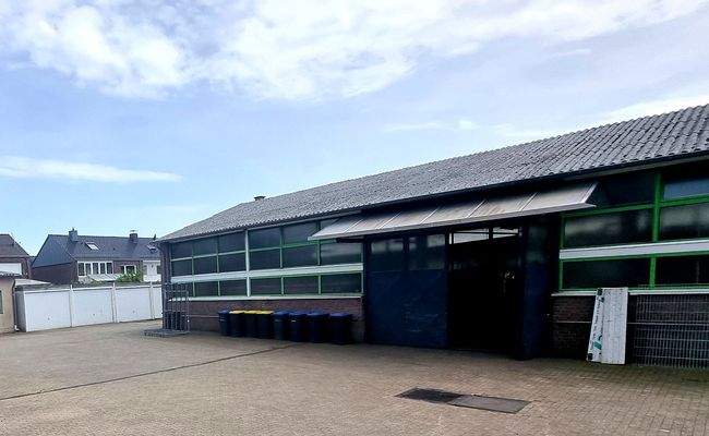 Hallen u. Garagen