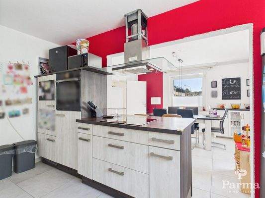 Küche mit Essbereich