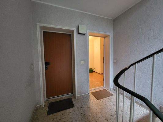 Wohnungstür (rechts)