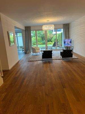 WhatsApp Image 2025-10-04 at 15.11.02 (1)