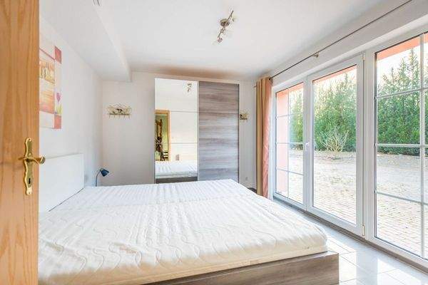 Zimmer 1 EG - 1. Wohnung