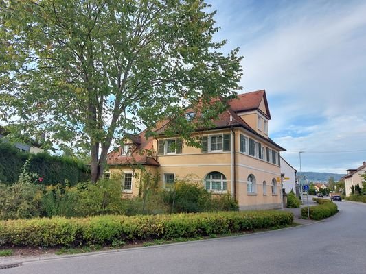 Sehr gepflegtes Mehrfamilienhaus