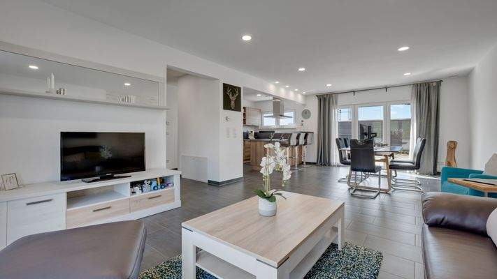 Wohn- und Esszimmer / Küche EG