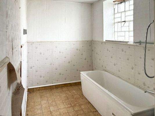 Tageslichtbad EG - Hinterhaus