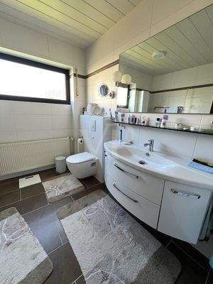 Tageslichtbadezimmer EG