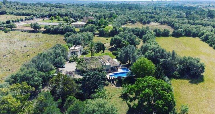 Finca-rústica-mit-Touristen-Lizenz-bei-Sencelles 